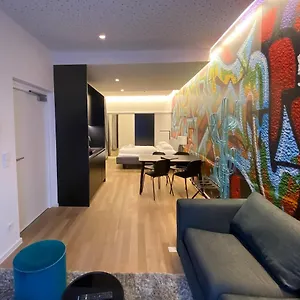 Blackhome I Contactless Check-in Lejlighedshotel
